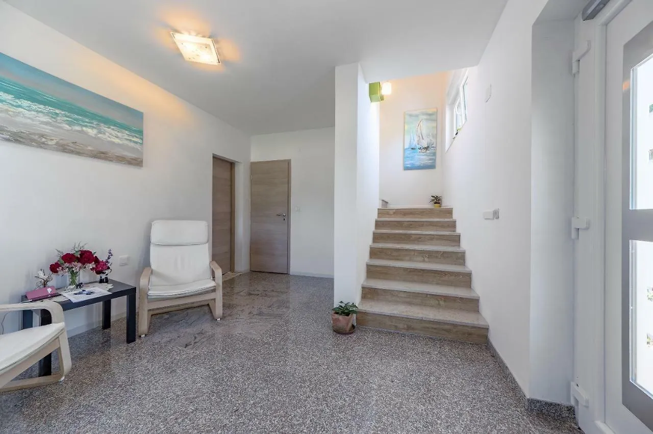 Guest house Lavander 3 Private Room With Bathroom And Balcony Pula